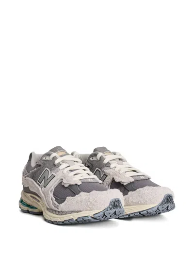 New Balance Layered Mesh And Suede Sneakers With Retro Aesthetic In Gray