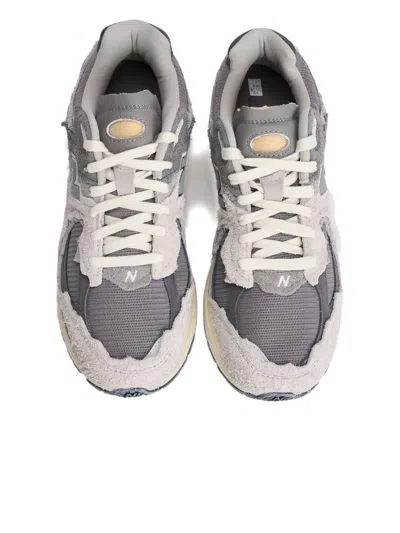 New Balance Layered Mesh And Suede Sneakers With Retro Aesthetic In Gray