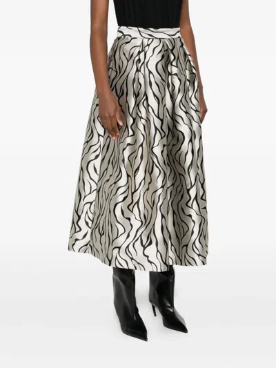 百褶超长半身裙