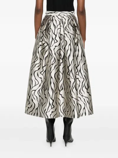 百褶超长半身裙