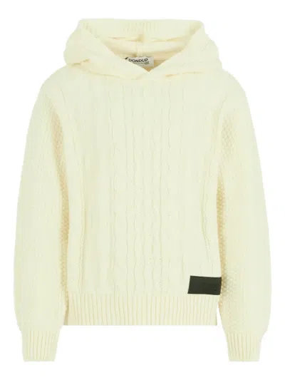 粗绞花针织连帽毛衣