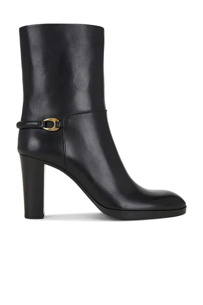 Saint Laurent Sulpice 80 Leather Ankle Boots In Black