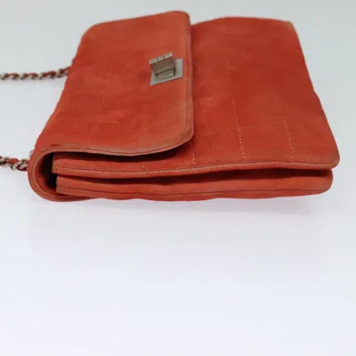 Pre-owned Chanel Chocolate Bar Red Suede Shoulder Bag ()