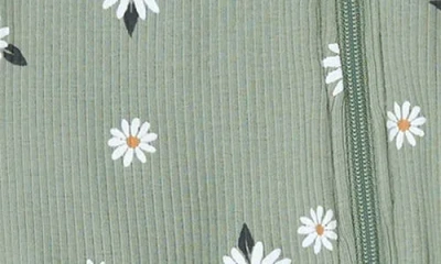 Firsts By Petit Lem Daisy Print Footed Stretch Cotton One-piece Pajamas In Green