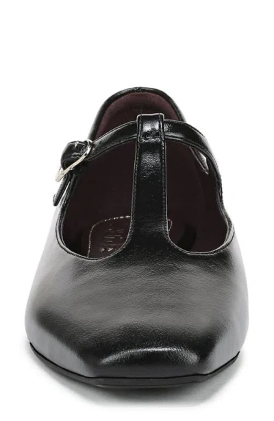 27 Edit Naturalizer Bella T-strap Flat In Black