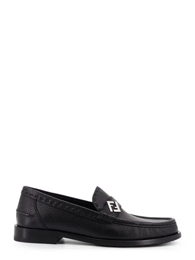 Fendi Round Toe Textured Leather Loafers In Black