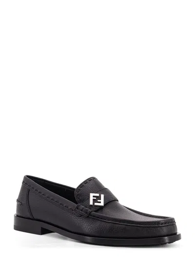 Fendi Round Toe Textured Leather Loafers In Black