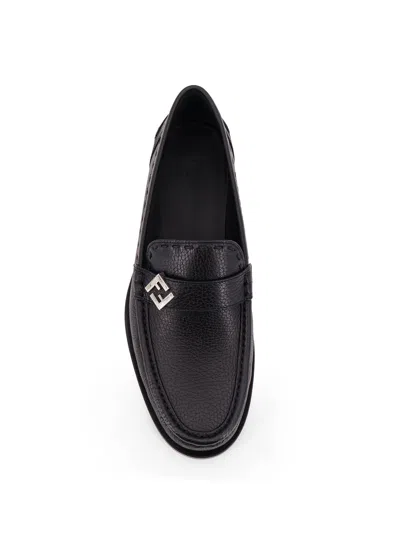 Fendi Round Toe Textured Leather Loafers In Black