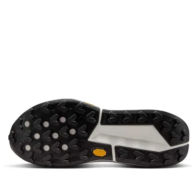 Nike Zegama 2 Trail Running Shoe In White