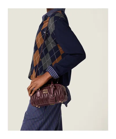Miu Miu Borsa Arcadie In Quilted Napa. In Burgundy