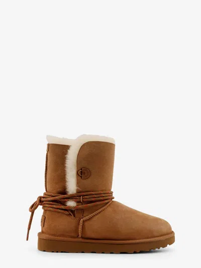 Ugg Ankle Boot With Lace Detail And Rubber Sole In Multi