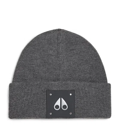 Moose Knuckles Cement Logo-patch Knitted Wool Beanie Hat In Gray