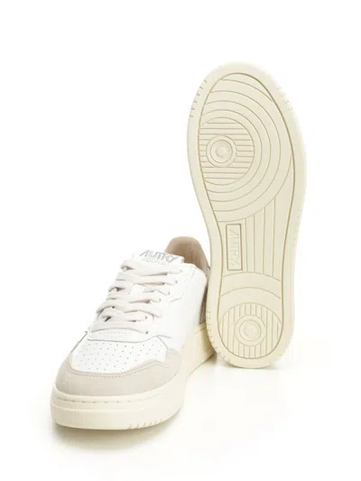 Autry Medalist Low Sneakers In White