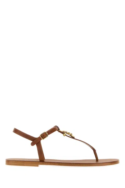 Chloé Chloe Women Caramel Leather Chloe Charms Thong Sandals In Brown