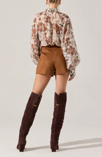 Astr The Label Cinthia Pussybow Balloon Sleeve Top In Neutral