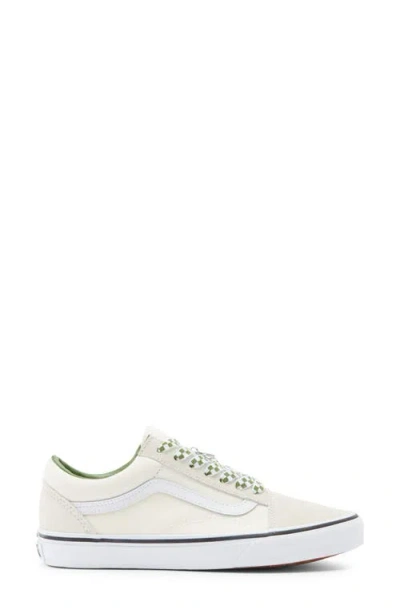 Vans Old Skool Sneaker In White