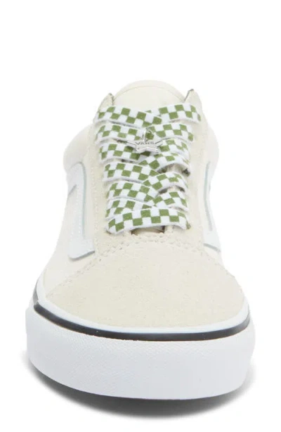 Vans Old Skool Sneaker In White