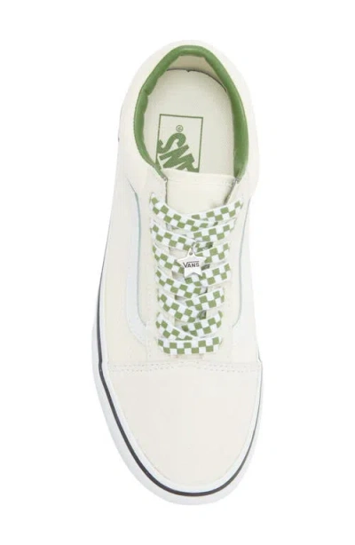 Vans Old Skool Sneaker In White