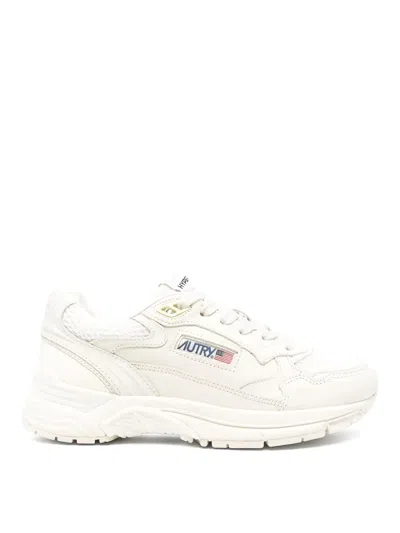 Autry Hyperway Sneakers In Whisper White Laminated Leather And Mesh In Neutral