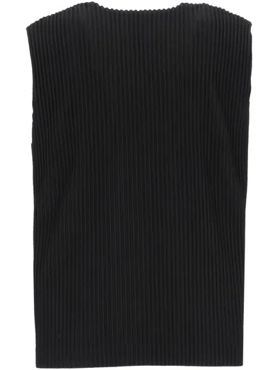 Issey Miyake Pleated Button-fastening Vest In Black
