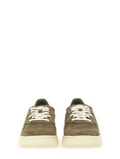 Autry Medalist Low Sneaker In Brown