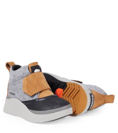 OUT N ABOUT™绒面革靴子