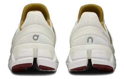On Running (wmns)  Cloudswift Suma 'white Ivory' In Multi