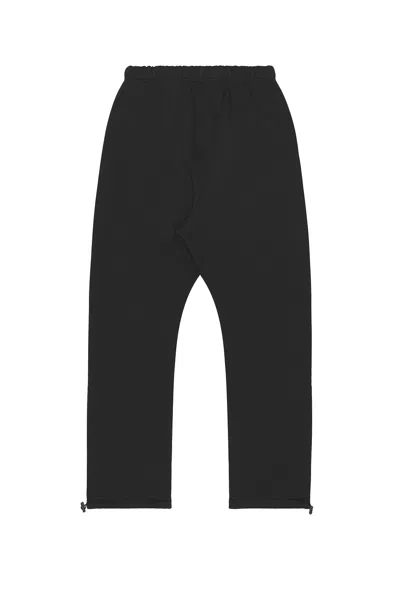 Essentials Relaxed Fleece Sweatpant In Black