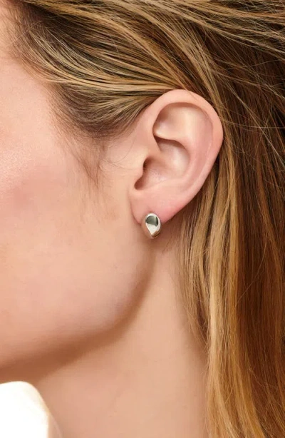 Devata Beveled Curved Dome Stud Earrings In Metallic