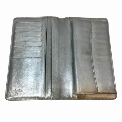 Pre-owned Chanel Silver Leather Long Wallet (bi-fold) ()