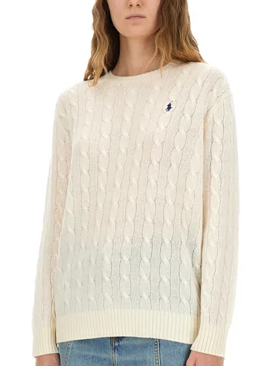 Polo Ralph Lauren Classic Cable Knit Sweater With Round Neckline And Ribbed Details In White