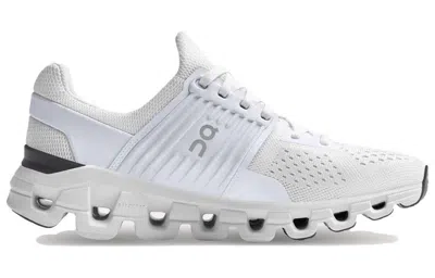 On (wmns)  Running Cloudswift 'all White'