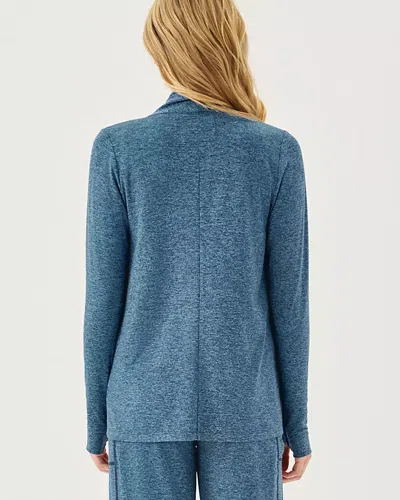 Lilly Pulitzer Upf 50+ Nevia Wrap In Gray