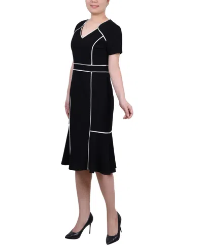 Ny Collection Petite Short Sleeve Piped Detail Dress In Black