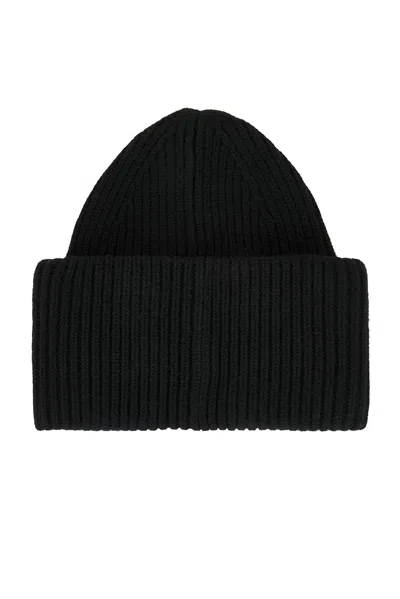 Acne Studios Casual Ribbed Knit Hat With Face Patch In Black