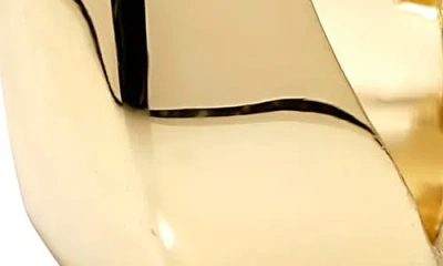 Devata Beveled Curve Hoop Earrings In Gold