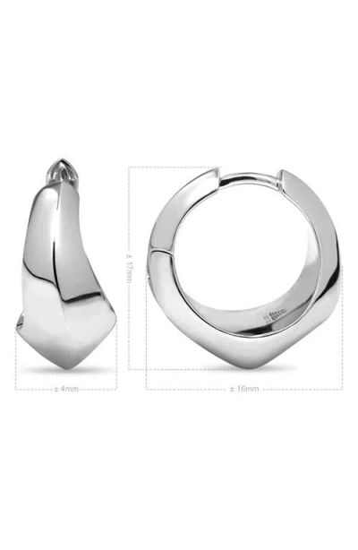Devata Beveled Curve Hoop Earrings In Metallic