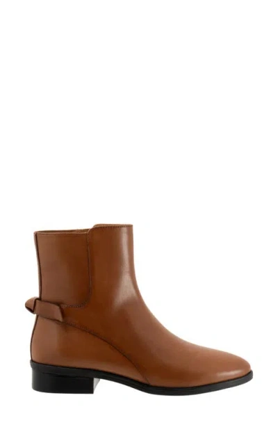 Trotters Wide Width Annette Bootie In Brown