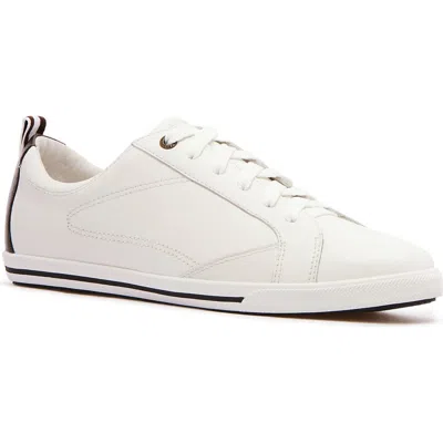Frankie4 Asher Low Top Sneaker In White