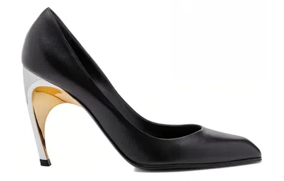 Alexander Mcqueen Alexander Mc Queen "armadillo" Pumps In Black