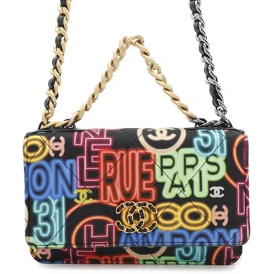 Pre-owned Chanel Multi-color Fabric Leather Chain/shoulder Wallet ()