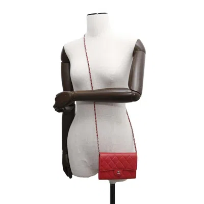 Pre-owned Chanel Red Color Leather Chain/shoulder Wallet ()