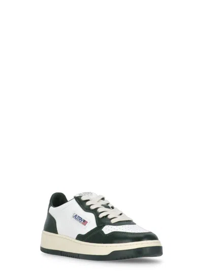 Autry Medalist Low Sneakers In White