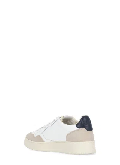 Autry Medalist Low Sneakers In White