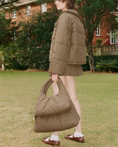 My Mum Made It Large Pleat Puffer Tote