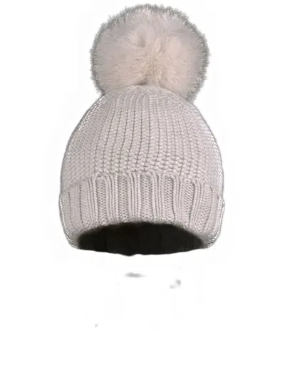 绒球细节套头帽