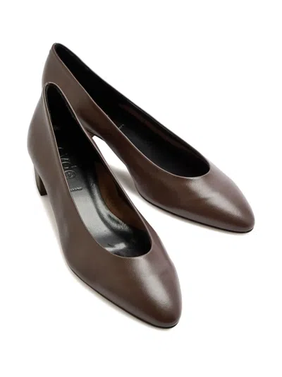 Aeyde Helia 35 Leather Pumps In Brown
