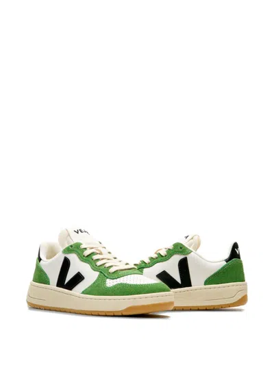 Veja V-10 Leather In Green