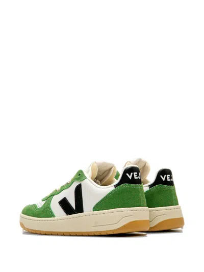 Veja V-10 Leather In Green