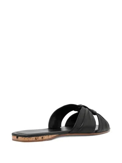 结饰细节皮质凉鞋